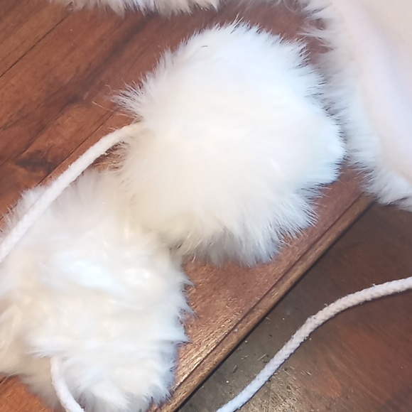 White bear hat - Picture 3 of 7